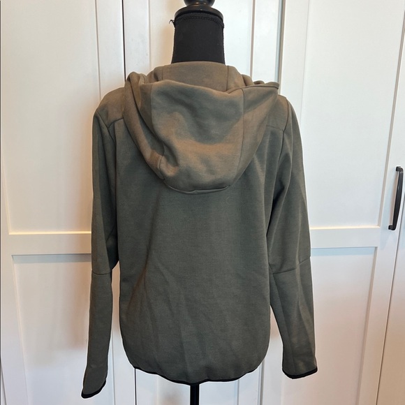 NWOT Nike Men's Khaki Performance Jacket - Picture 5 of 7